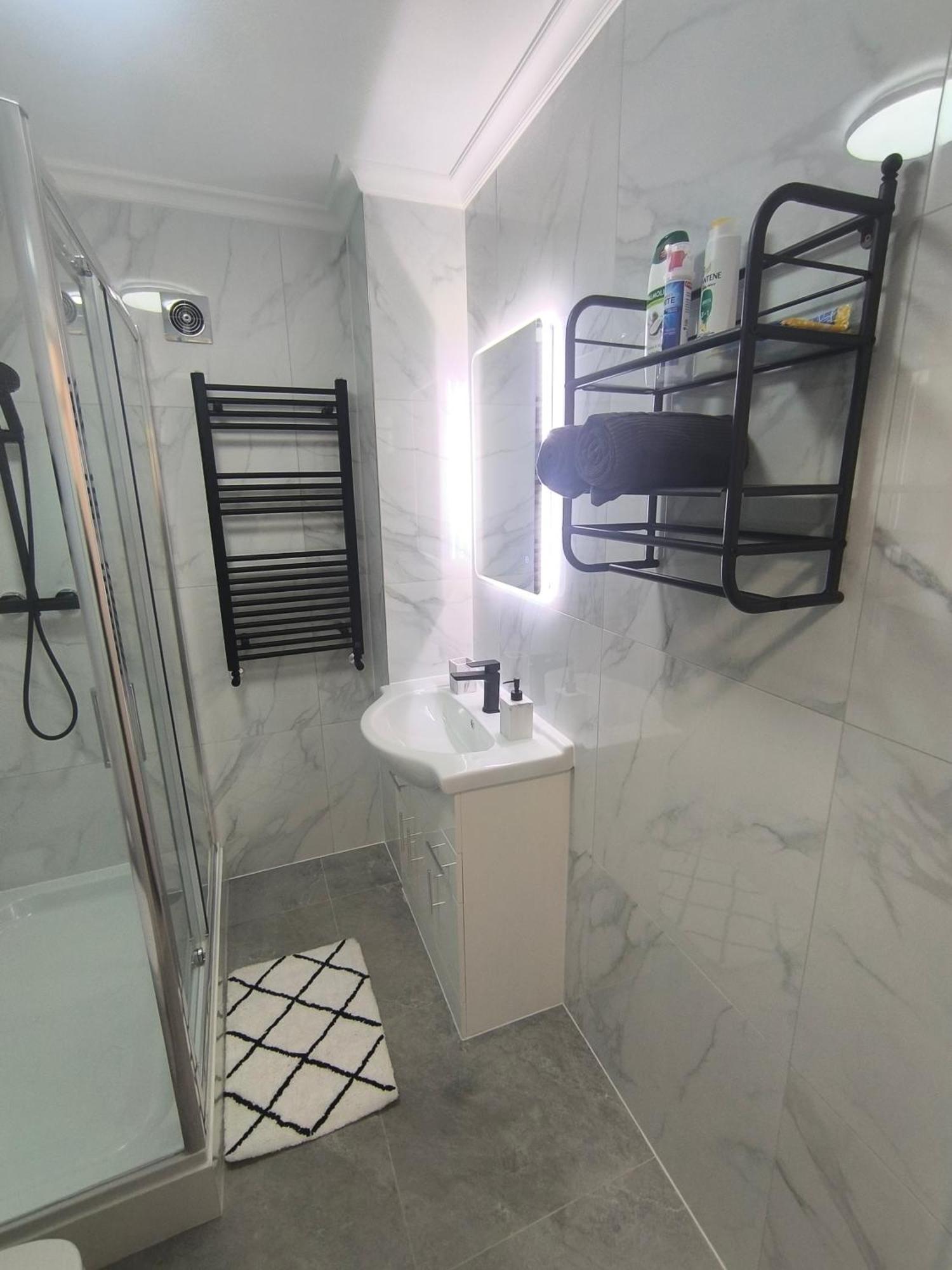Homestay Full Equiped Rooms, Tooting Broadway Station *